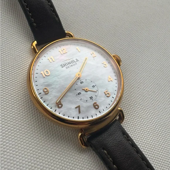 Women’s shinola watch with dark green band - Picture 2 of 7